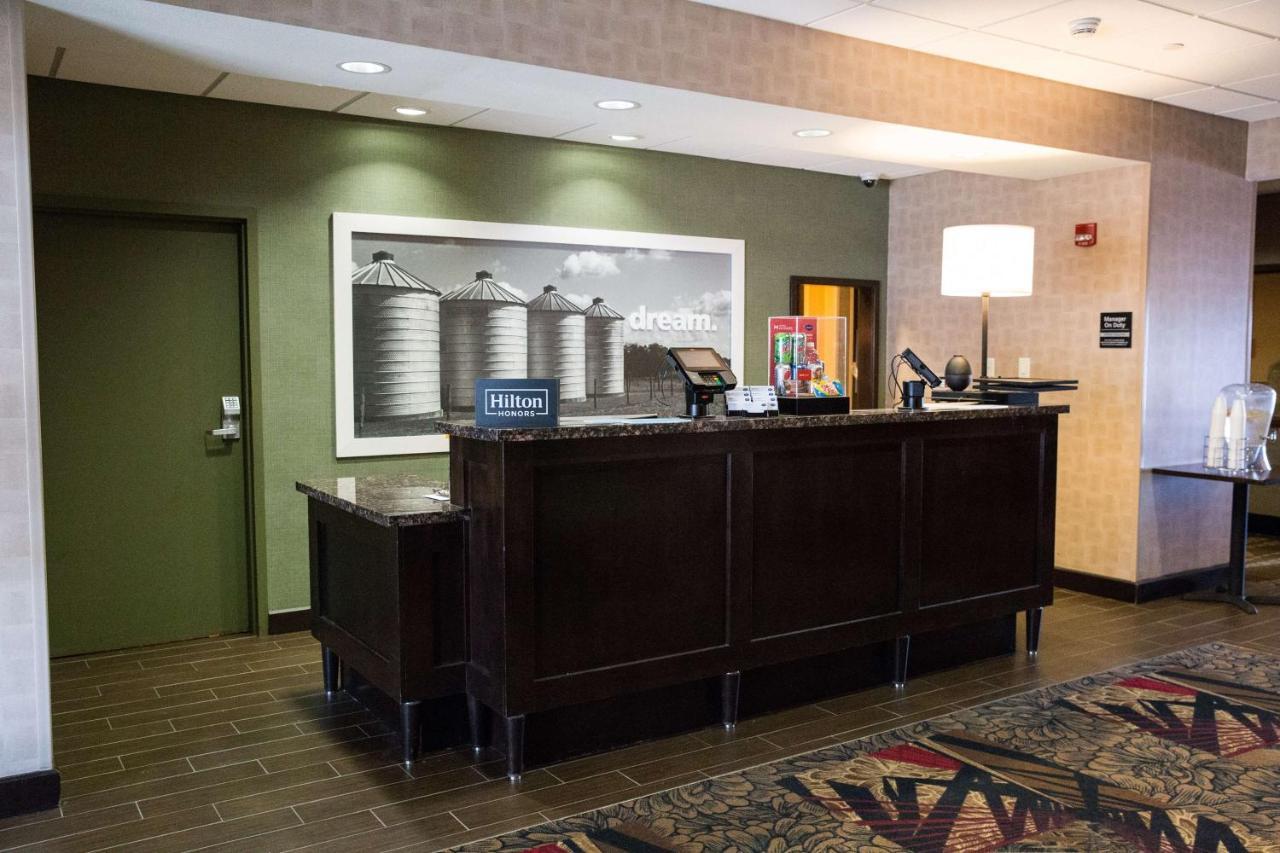 Hampton Inn & Suites Bismarck Northwest מראה חיצוני תמונה