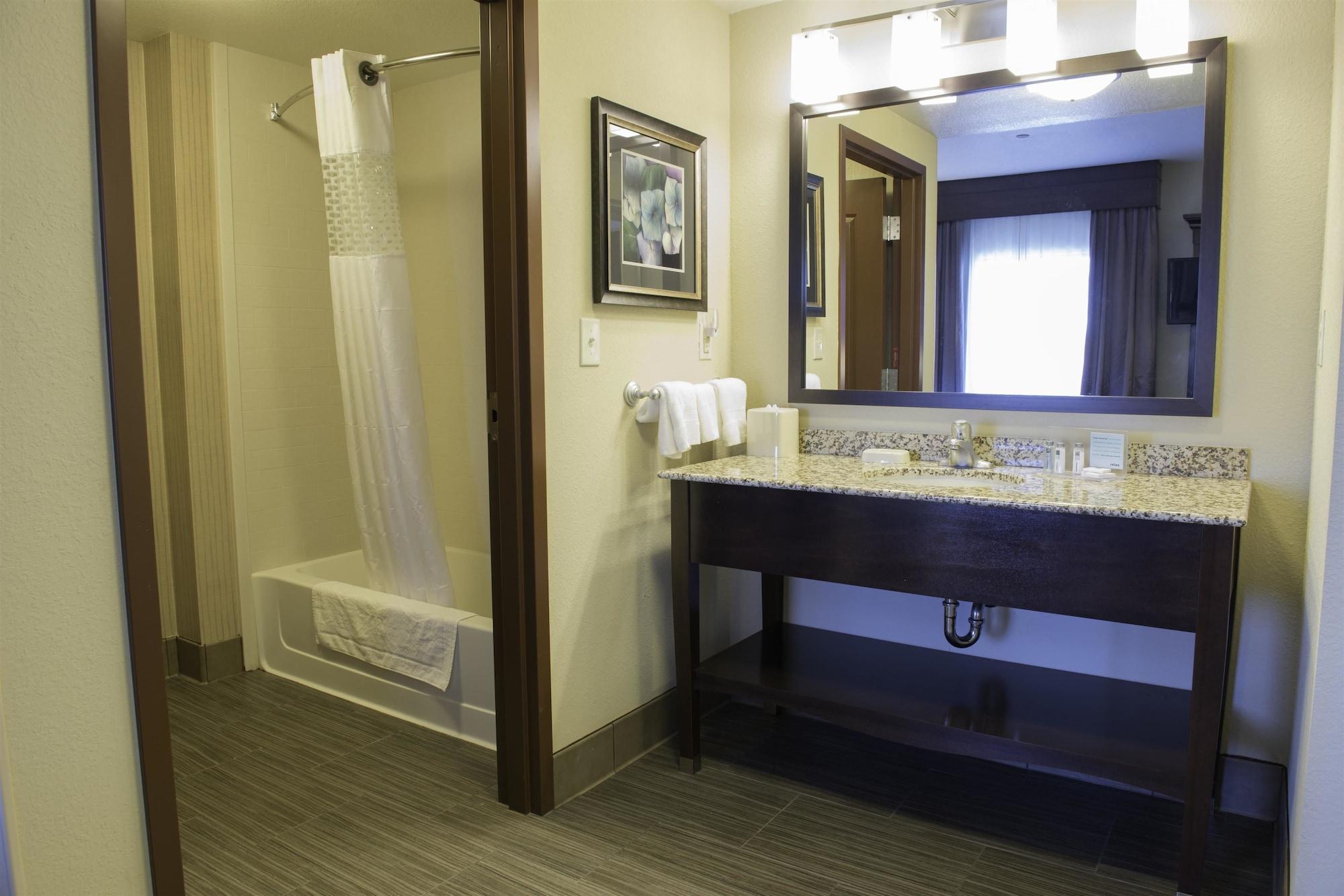 Hampton Inn & Suites Bismarck Northwest מראה חיצוני תמונה