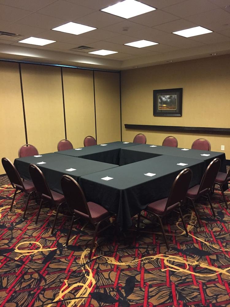 Hampton Inn & Suites Bismarck Northwest מראה חיצוני תמונה